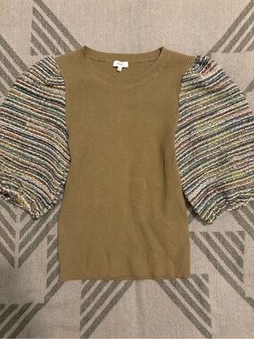 Voy Olive Knit Top with Multicolor Statement Puff Sleeves